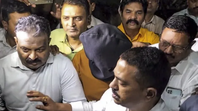 NEET ਪੇਪਰ ਲੀਕ 'ਚ ਇਨਸਾਈਡਰ ਦੀ ਭੂਮਿਕਾ? CBI ਜਾਂਚ 'ਚ ਡੂੰਘਾ ਹੋਇਆ ਸ਼ੱਕ, ਪੁਣੇ-ਲਾਤੂਰ ਤੋਂ 2 ਹੋਰ ਗ੍ਰਿਫ਼ਤਾਰ