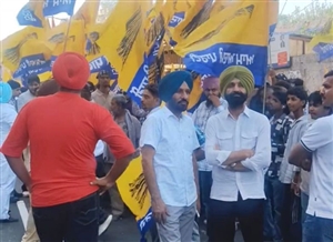 ‘ਆਪ’ ਦੇ ਰੋਡ ਸ਼ੋਅ ਵਿਚ ਭਾਜਪਾ ਤੇ ਕਾਂਗਰਸੀ ਕੌਂਸਲਰਾਂ ਦੀ ਮੌਜੂਦਗੀ ਨੇ ਸਿਆਸਤ ਭਖਾਈ