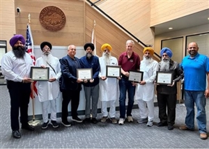 ਅਮਰੀਕਾ 'ਚ SGPC ਵਫ਼ਦ ਦਾ ਵੱਡਾ ਸਨਮਾਨ, ਕੈਲੇਫੋਰਨੀਆ ਦੇ 'ਸਟਰ ਜ਼ਿਲ੍ਹੇ' ਦੇ ਬੋਰਡ ਵੱਲੋਂ ਐਡਵੋਕੇਟ ਧਾਮੀ ਨੂੰ ਸਨਮਾਨ ਪੱਤਰ ਭੇਟ