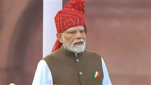 Independence Day ਮੌਕੇ PM ਮੋਦੀ ਦਾ ਵੱਡਾ ਸੁਨੇਹਾ : 'ਦੁਨੀਆ ਬਣਾ ਰਹੀ ਹੈ ਹਥਿਆਰ, ਸਾਨੂੰ ਪੈਟਰੋਲ, ਖਾਦ, ਦਵਾਈਆਂ ਤੇ ਚਿਪਸ ਤੋਂ ਲੈ ਕੇ ਹਰ ਖੇਤਰ 'ਚ ਬਣਨਾ ਪਵੇਗਾ ਆਤਮਨਿਰਭਰ'
