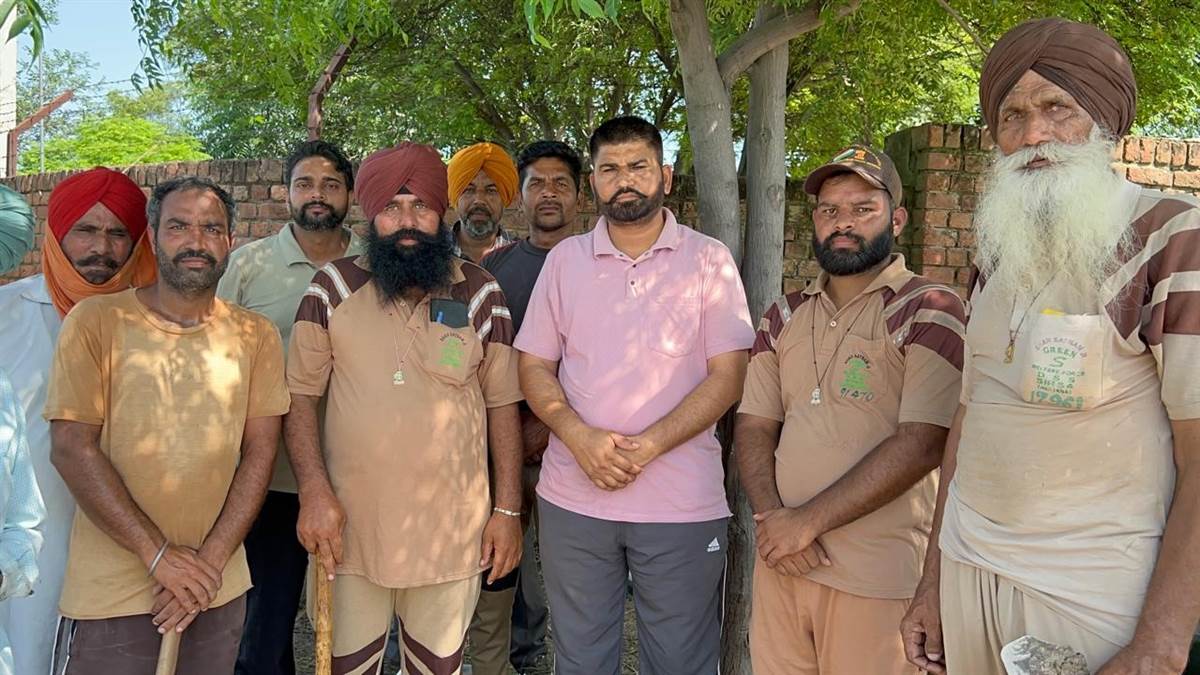 ਪਿੰਡਾਂ ਦੇ ਰਸਤਿਆਂ ਤੇ ਸੜਕਾਂ ਦੀ ਕੀਤੀ ਸਫ਼ਾਈ