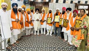 ਮਲੂਕਾ ਨੇ ਅਕਾਲੀ ਦਲ ਦੇ ਅਹੁਦੇਦਾਰਾਂ ਦਾ ਸਨਮਾਨ ਕੀਤਾ
