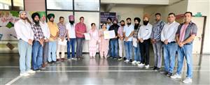 ਗੈਰ ਵਿੱਦਿਅਕ ਡਿਊਟੀਆਂ ਸਬੰਧੀ ਮੁੱਖ ਮੰਤਰੀ ਤੇ ਸਿੱਖਿਆ ਵਿਭਾਗ ਨੂੰ ਭੇਜਿਆ ਨੋਟਿਸ