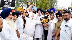 ਬਿਜਲੀ ਦੇ ਲੰਬੇ ਕੱਟਾਂ ਖ਼ਿਲਾਫ਼ ਸ਼੍ਰੋਮਣੀ ਅਕਾਲੀ ਦਲ ਨੇ ਫੂਕਿਆ ਪੁਤਲਾ