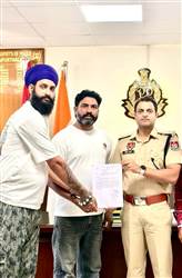 ਮੁਹੱਲਾ ਮਹਿਤਾਬਗੜ੍ਹ ’ਚ ਵਧ ਰਹੇ ਨਸ਼ੇ ਦੇ ਕਾਰੋਬਾਰ ਖ਼ਿਲਾਫ਼ ਐੱਸਐੱਸਪੀ ਨੂੰ ਸੌਂਪਿਆ ਮੰਗ ਪੱਤਰ