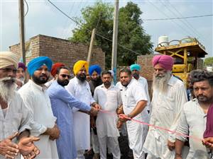 ਵਿਧਾਇਕ ਬਿਲਾਸਪੁਰ ਤੇ ਚੇਅਰਮੈਨ ਮਧੇਕੇ ਨੇ ਸੜਕ ਦਾ ਕੀਤਾ ਉਦਘਾਟਨ