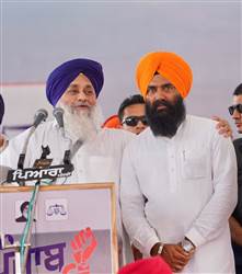 ਸੁਖਬੀਰ ਬਾਦਲ ਨੇ ਫਤਹਿਗੜ੍ਹ ਸਾਹਬ ਤੋਂ ਭੁੱਟਾ ਨੂੰ ਦਿੱਤਾ ਥਾਪੜਾ