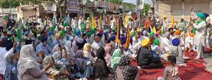 ਪਰਵਿੰਦਰ ਸਿੰਘ ਝੋਟਾ ਦੇ ਕਤਲ ਦੇ ਰੋਸ ਵਜੋਂ ਲੁਧਿਆਣਾ-ਬਰਨਾਲਾ ਮੁੱਖ ਮਾਰਗ ਜਾਮ