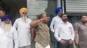 ਖੁੱਲ੍ਹੇ ਸ਼ਰਾਬ ਦੇ ਠੇਕੇ ਨੂੰ ਲੈ ਕੇ ਅਕਾਲੀ ਦਲ ਵੱਲੋਂ ਨਾਅਰੇਬਾਜ਼ੀ
