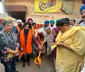 ਵਿਧਾਇਕ ਸਿੱਧੂ ਤੇ ਵਾਰਡ ਕੌਂਸਲਰ ਗੋਗਾ ਨੇ ਗਲੀਆਂ ’ਚ ਲਾਇਆ ਟੱਕ