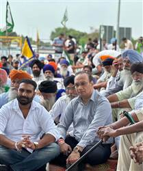 ਵੱਖ-ਵੱਖ ਜਥੇਬੰਦੀਆਂ ਨੇ ਲਗਾਇਆ ਧਰਨਾ