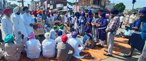 ਮੋਰਿੰਡਾ ਵਿਖੇ ਪਰਮਿੰਦਰ ਸਿੰਘ ਝੋਟੇ ਦੇ ਕਤਲ ਵਿਰੁੱਧ ਰੋਸ ਧਰਨਾ ; ਪੰਜਾਬ ਬੰਦ ਨੂੰ ਭਰਵਾਂ ਹੁੰਗਾਰਾ