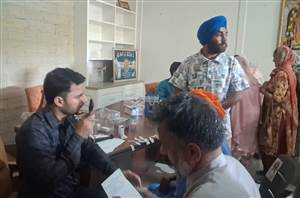 ਚੰਨੀ ਦੀ ਰਿਹਾਇਸ਼ ਵਿਖੇ ਮੁਫ਼ਤ ਅੱਖਾਂ ਦੀ ਜਾਂਚ ਅਤੇ ਅਪ੍ਰੇਸ਼ਨ ਕੈਂਪ ਲਗਾਇਆ