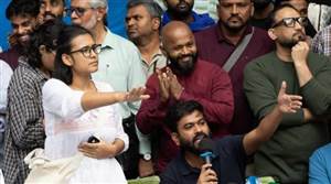 ‘ਬੰਦ ਕਰੋ, ਦਫ਼ਾ ਹੋ ਜਾਓ’, CJP ਦੀ ਪ੍ਰੈੱਸ ਕਾਨਫਰੰਸ ’ਚ ਹੰਗਾਮਾ; ਅਭਿਜੀਤ ਦੀਪਕੇ ਅਤੇ ਨੇਹਾ ਬੋਰਾ ਸਾਹਮਣੇ ਨਾਅਰੇਬਾਜ਼ੀ