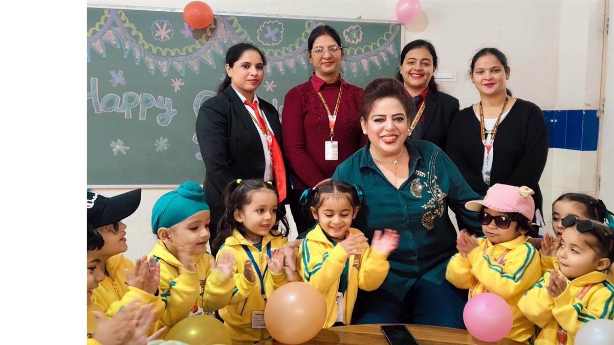 ਦੌੜਾਂ ਦੇ ਜੇਤੂਆਂ ਨੂੰ ਵੰਡੇ ਮੈਡਲ