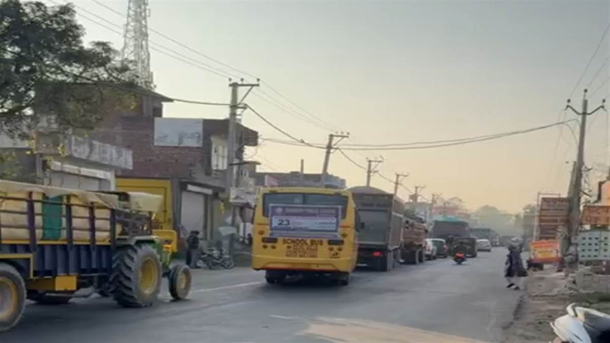 ਹਾਜੀਪੁਰ ’ਚ ਜਾਮ ਲੱਗਣ ਕਾਰਨ ਲੋਕ ਪਰੇਸ਼ਾਨ