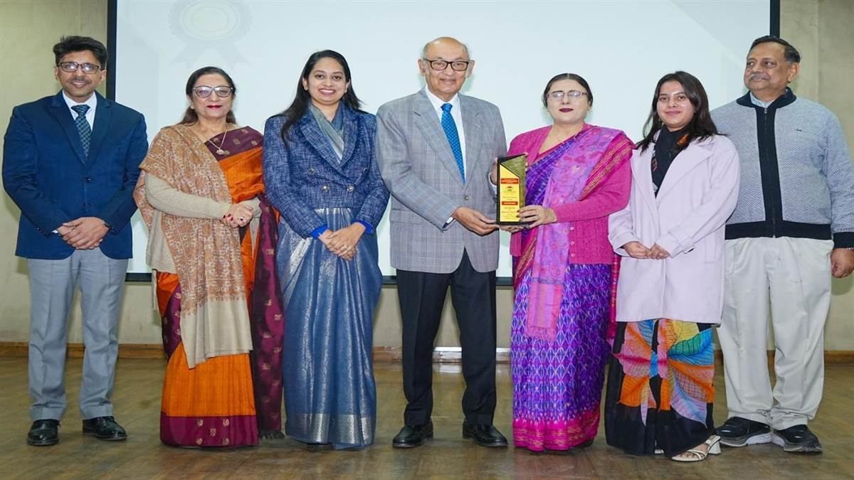 ਕੇਐੱਮਵੀ ਹਮੇਸ਼ਾ ਨਵੀਆਂ ਵਿਧੀਆਂ ਅਪਣਾਉਣ ਲਈ ਪ੍ਰੇਰਦੈ : ਮੋਹਨ