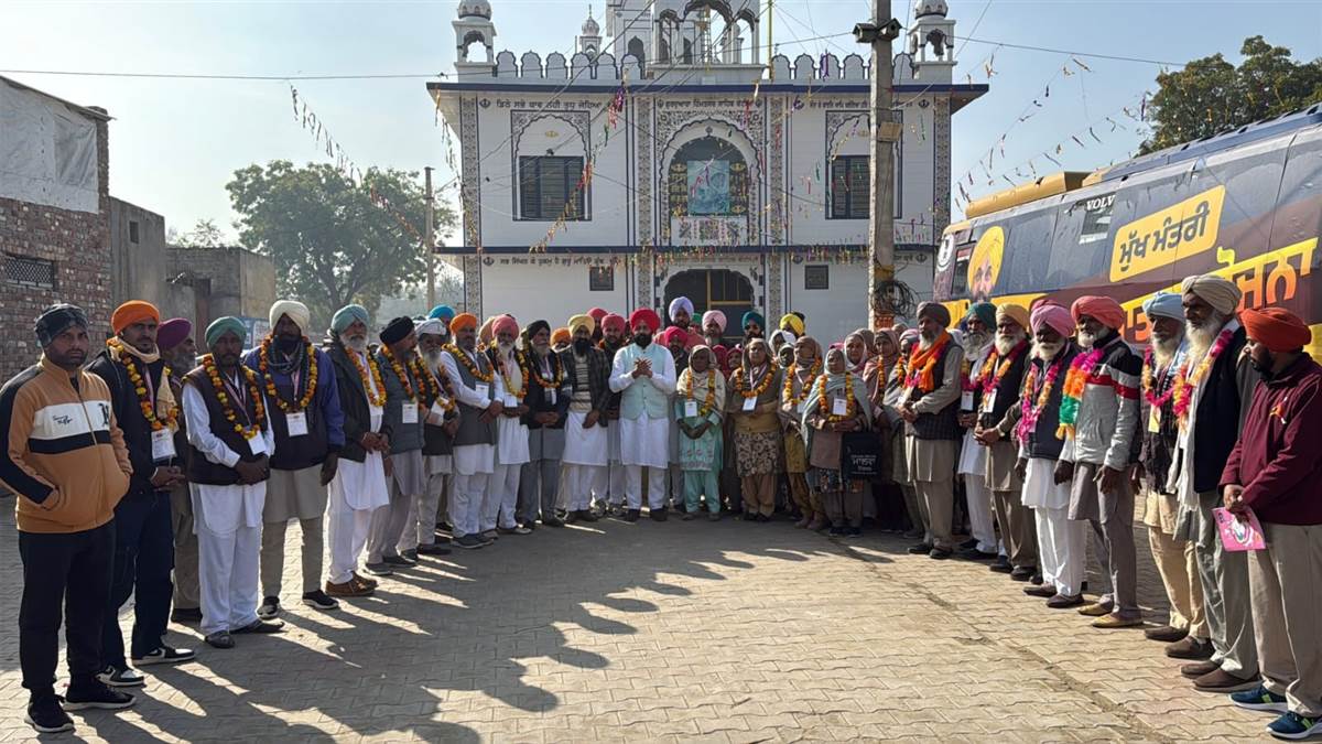 ਧਾਰਮਿਕ ਸਥਾਨਾਂ ਦੇ ਦਰਸ਼ਨਾਂ ਲਈ ਸ਼•ਰਧਾਲੂ ਬੱਸ ਰਾਹੀਂ ਰਵਾਨਾ