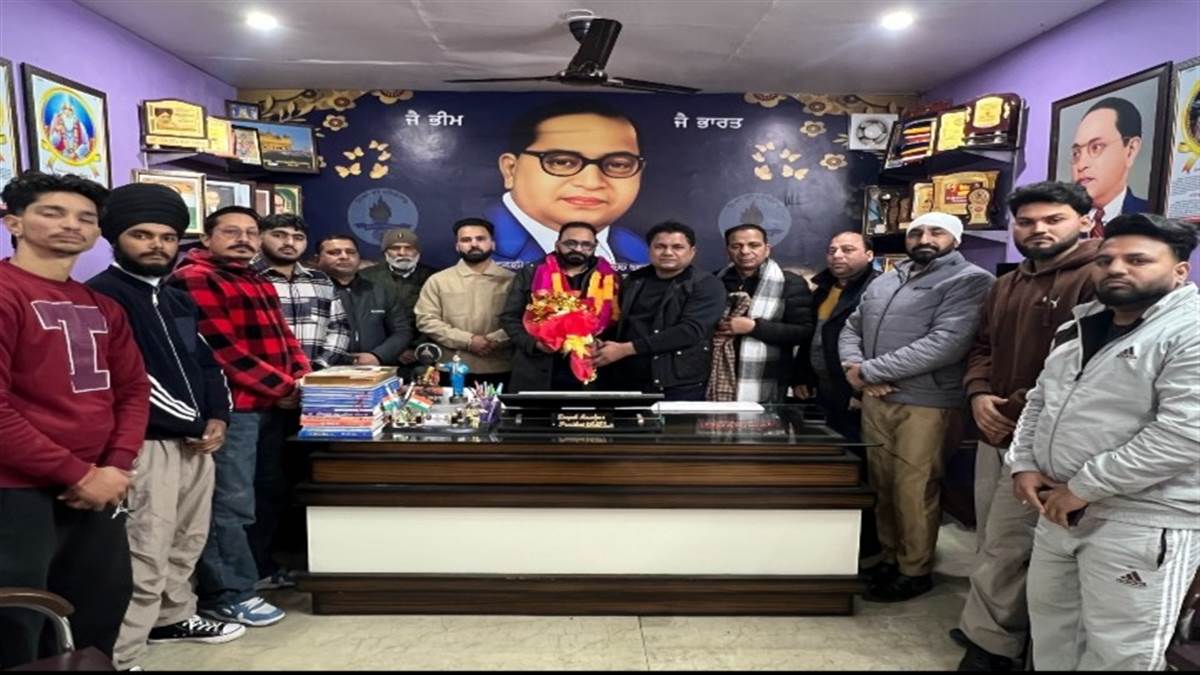 ਸਮਾਜ ਸੇਵੀ ਸ਼ਿੰਦਾ ਮੱਲ ਦਾ ਅੰਬੇਡਕਰ ਸੈਨਾ ਵੱਲੋਂ ਸਨਮਾਨ