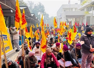 ਫਰੀਦਕੋਟ ’ਚ ਸਰਕਾਰ ਖ਼ਿਲਾਫ਼ ਕੀਤੀ ਨਾਅਰੇਬਾਜ਼ੀ