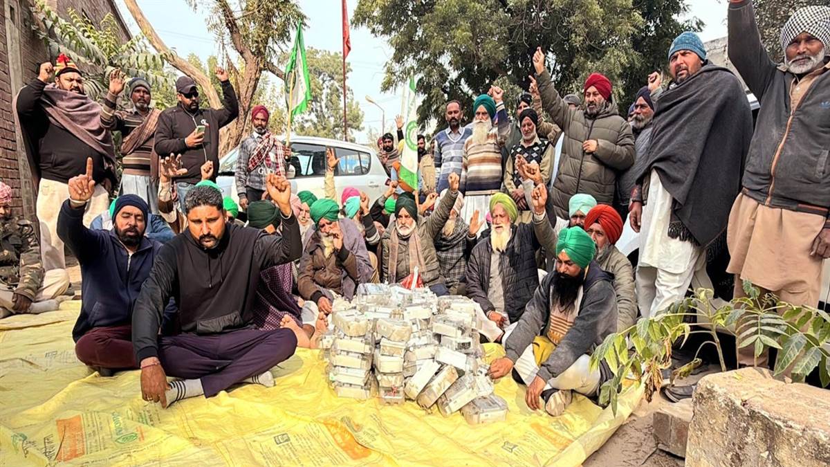 ਕਿਸਾਨ ਯੂਨੀਅਨ ਨੇ ਚਿੱਪ ਵਾਲੇ ਮੀਟਰ ਲਾਹ ਕੇ ਦਫਤਰ ’ਚ ਜਮ੍ਹਾਂ ਕਰਵਾਏ