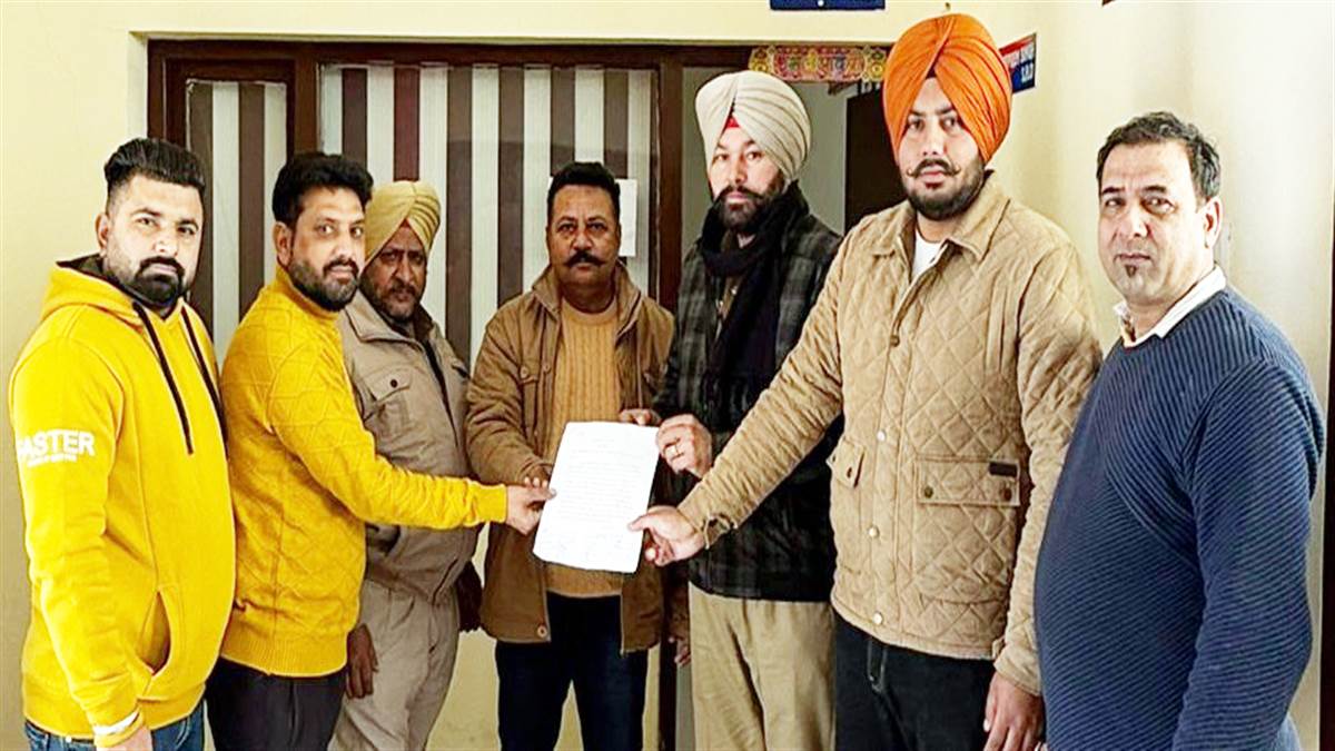 ਦੁਕਾਨਦਾਰਾਂ ਨੇ ਭਾਰੇ ਵਾਹਨਾਂ ਦੀ ਐਂਟਰੀ ਬੰਦ ਕਰਨ ਦੀ ਕੀਤੀ ਮੰਗ