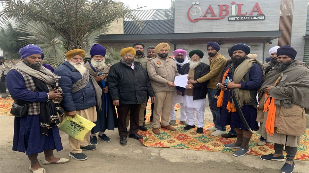 ਟ੍ਰੈਵਲ ਏਜੰਟ 'ਤੇ ਧੋਖਾਧੜੀ ਦਾ ਦੋਸ਼, ਪਰਿਵਾਰ ਨੇ ਲਗਾਇਆ ਧਰਨਾ