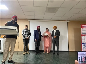 ਸੜਕੀ ਨਿਯਮਾਂ ਤੋਂ ਵਿਦਿਆਰਥੀਆਂ ਨੂੰ ਕਰਵਾਇਆ ਜਾਣੂ