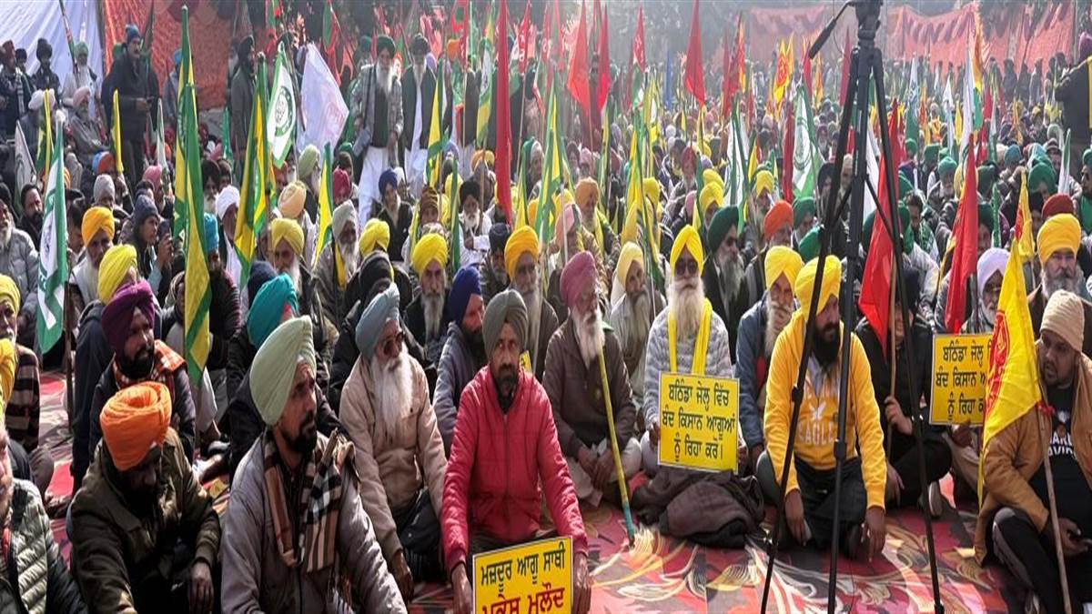 ਲੋਕ ਪੱਖੀ ਮੰਗਾਂ ਸਬੰਧੀ ਵੱਖ-ਵੱਖ ਜਥੇਬੰਦੀਆਂ ਵੱਲੋਂ ਡੀਸੀ ਦਫ਼ਤਰ ਅੱਗੇ ਰੋਸ ਵਿਖਾਵਾ