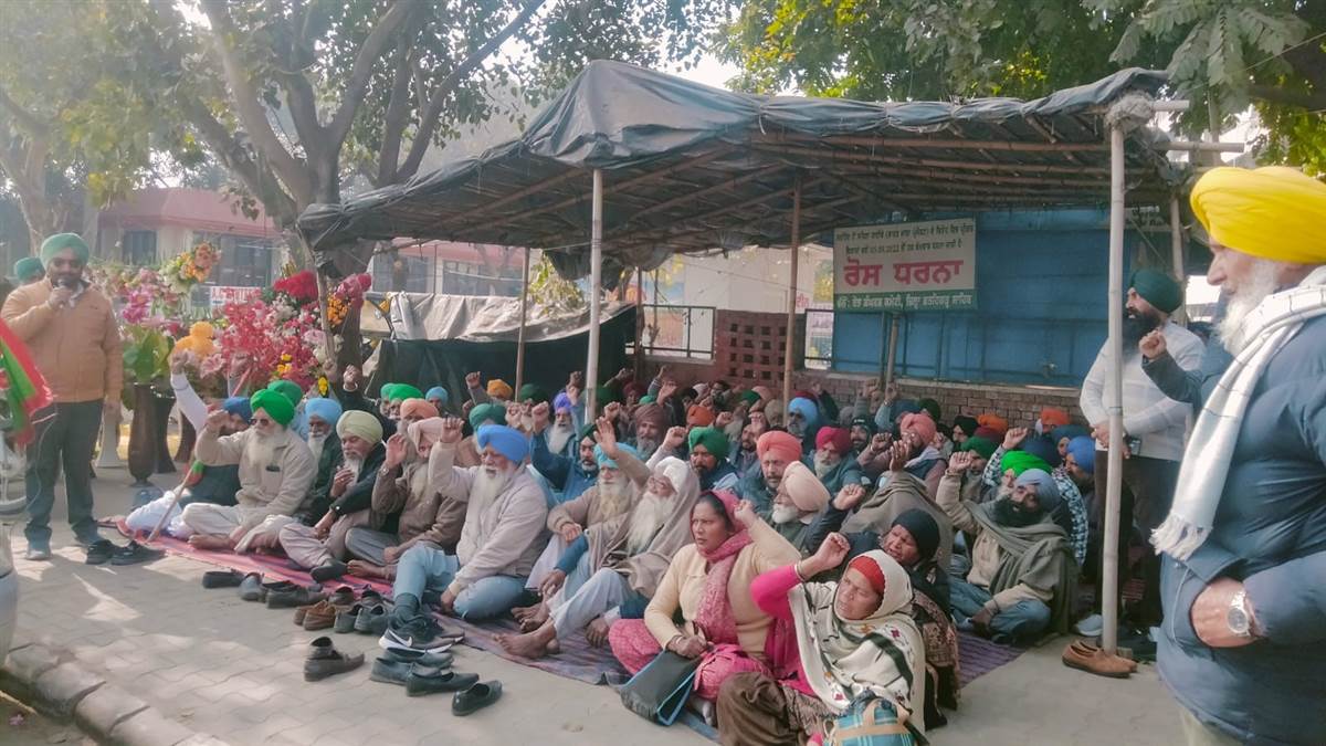 ਐੱਸਕੇਐੱਮ ਦੇ ਸੱਦੇ ’ਤੇ ਜਨਤਕ ਜਥੇਬੰਦੀਆਂ ਨੇ ਘੇਰਿਆ ਡੀਸੀ ਦਫ਼ਤਰ