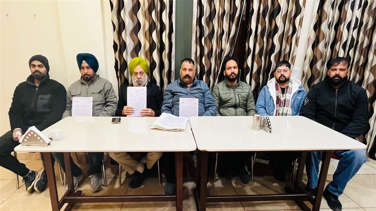 ਜ਼ਮੀਨ ਦੀ ਰਜਿਸਟਰੀ ਕਰਵਾਉਣ ਉਪਰੰਤ ਪੈਸੇ ਨਾ ਦੇ ਕੇ ਐੱਨਆਰਆਈਆਂ ਨਾਲ ਸਾਢੇ 24 ਲੱਖ ਦੀ ਮਾਰੀ ਠੱਗੀ