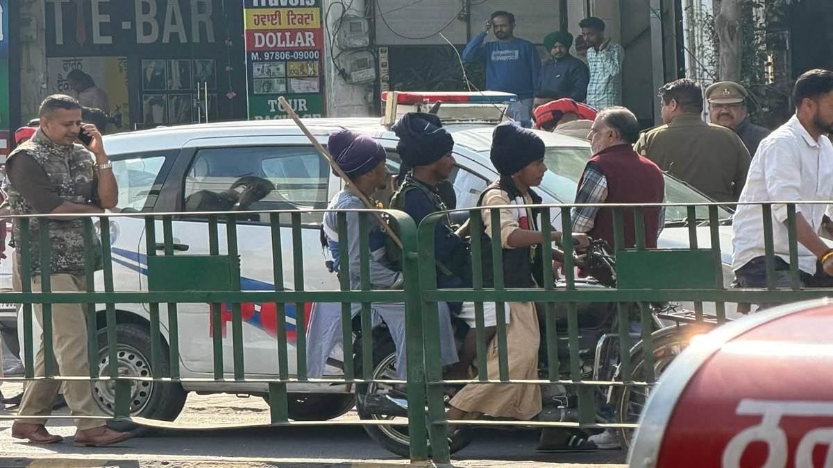 ਵਾਹਨਾਂ ਦੀ ਟੱਕਰ ਤੋਂ ਬਾਅਦ ਝਗੜੇ ’ਚ ਦੋ ਵਿਅਕਤੀ ਜ਼ਖ਼ਮੀ