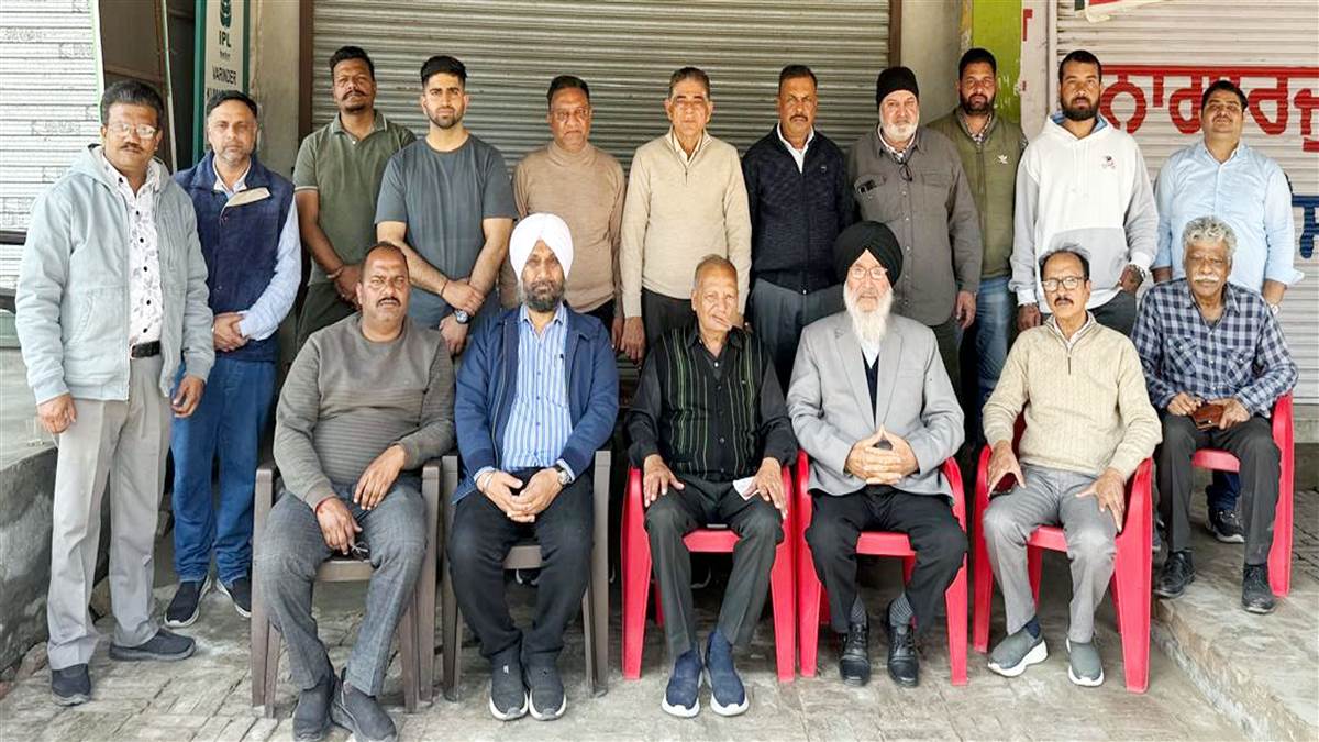 ਖਾਦ ਕੀਟਨਾਸ਼ਕ ਤੇ ਬੀਜ ਡੀਲਰਾਂ ਨੇ ਦੁਕਾਨਾਂ ਬੰਦ ਕੀਤੀ ਹੜਤਾਲ