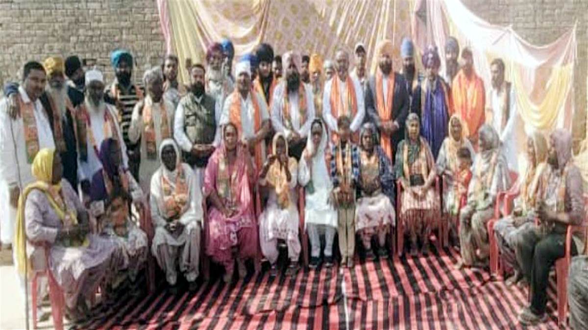 20 ਪਰਿਵਾਰਾਂ ਨੇ ਭਾਰਤੀ ਜਨਤਾ ਪਾਰਟੀ ਦਾ ਪੱਲਾ ਫੜਿਆ