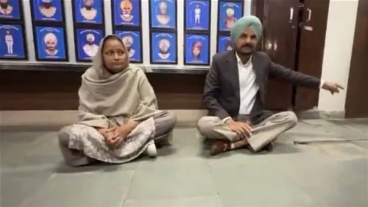 ਸਿੱਧੂ ਮੂਸੇਵਾਲਾ ਦੀ ਮਾਂ ਦੀ ਸ਼ਿਕਾਇਤ 'ਤੇ ਕਾਰਵਾਈ; ਸੰਗੀਤ ਕੰਪਨੀ ਸਮੇਤ ਤਿੰਨ ਖ਼ਿਲਾਫ਼ ਧੋਖਾਧੜੀ ਦਾ ਕੇਸ ਦਰਜ