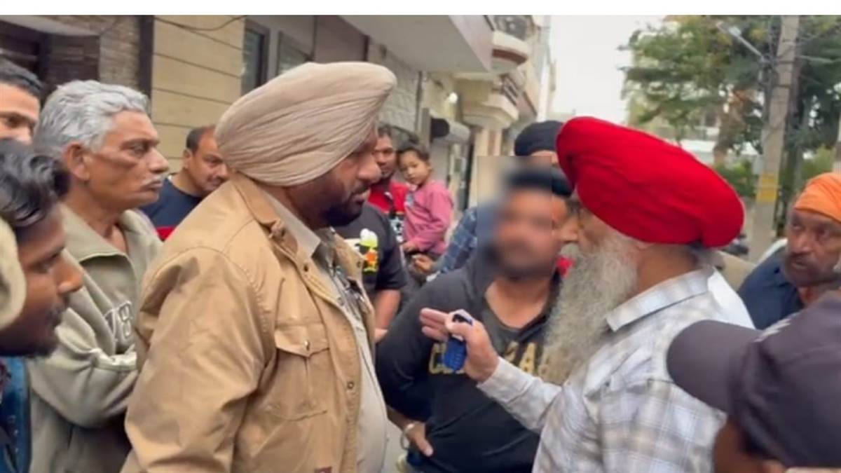ਮੋਬਾਈਲ ਖੋਹਣ ਵਾਲਾ ਨੌਜਵਾਨ ਕਾਬੂ ਕਰਕੇ ਪੁਲਿਸ ਹਵਾਲੇ ਕੀਤਾ
