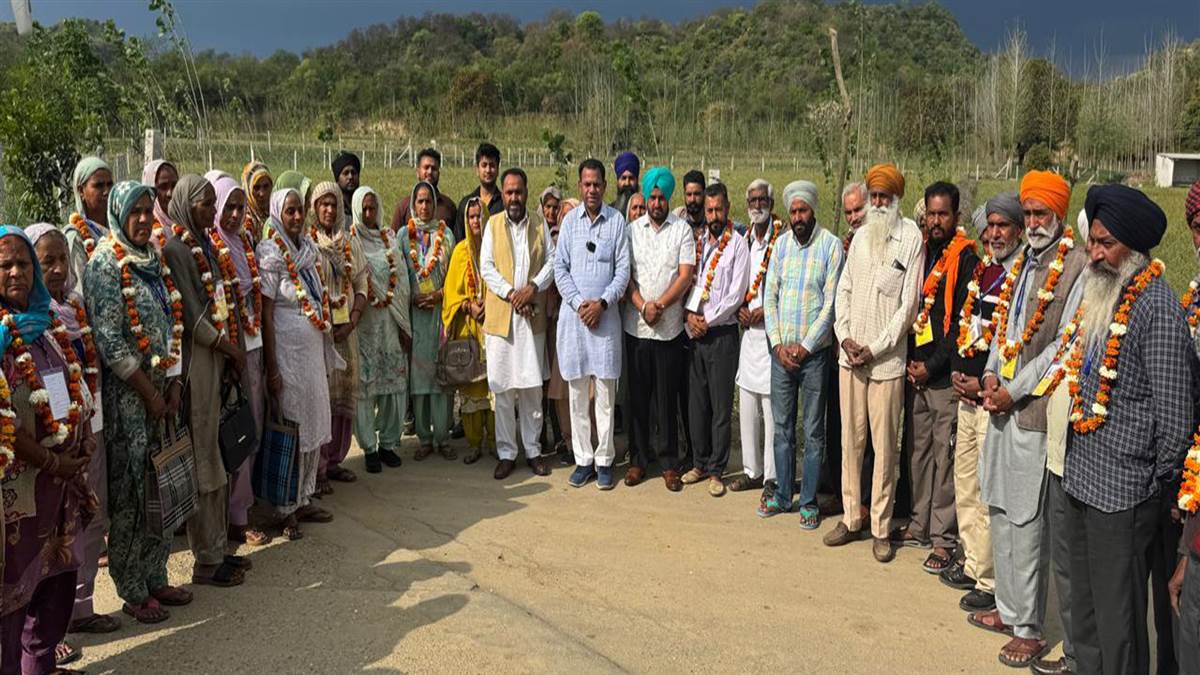 ਪਿੰਡ ਸਾਖਪੁਰ ਤੋਂ ਤੀਰਥ ਯਾਤਰਾ ਸਕੀਮ ਤਹਿਤ ਜੱਥਾ ਰਵਾਨਾ
