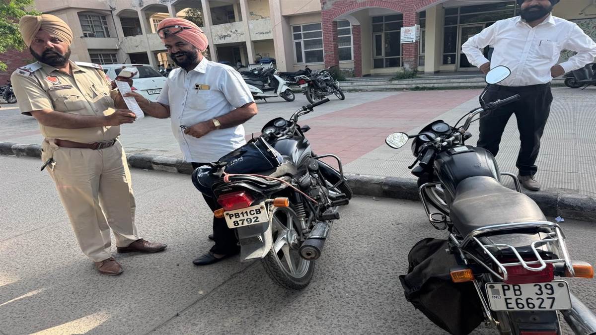16 ਵਾਹਨ ਚਾਲਕਾਂ ਦੇ ਕੱਟੇ ਚਾਲਾਨ, 1 ਜੁਗਾੜੂ ਰੇਹੜੀ ਜ਼ਬਤ