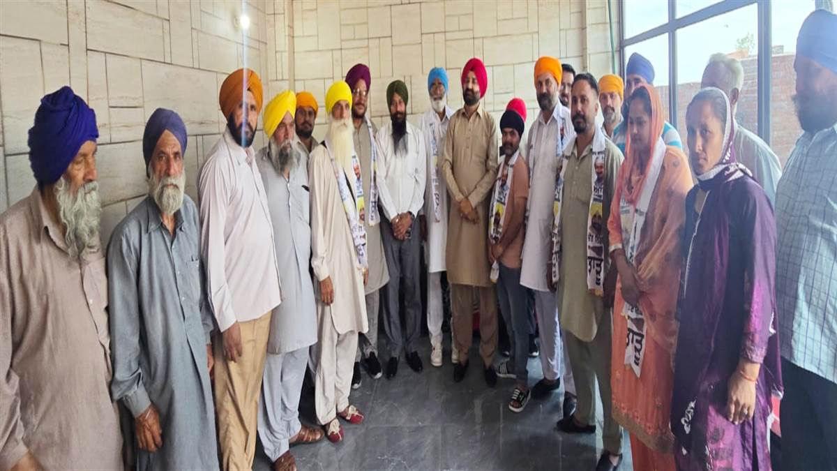 ਪਿੰਡ ਮਹਿਤਪੁਰ ਵਾਸੀ ਹੋਏ 'ਆਪ' 'ਚ ਸ਼ਾਮਲ