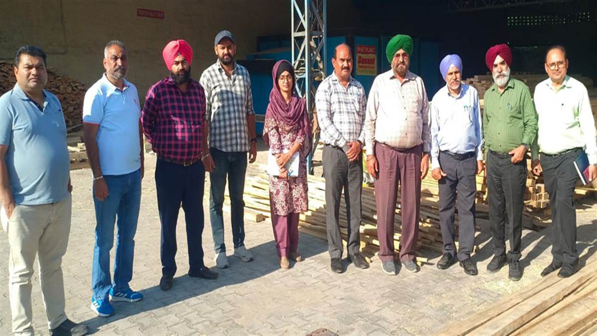 ਕੇਨ ਕਮਿਸ਼ਨਰ ਪੰਜਾਬ ਵੱਲੋ ਖ਼ਾਦ ਵਿਕਰੇਤਾਵਾਂ ਤੇ ਪਲਾਈਵੁੱਡ ਇੰਡਸਟਰੀ ਦੀ ਚੈਕਿੰਗ