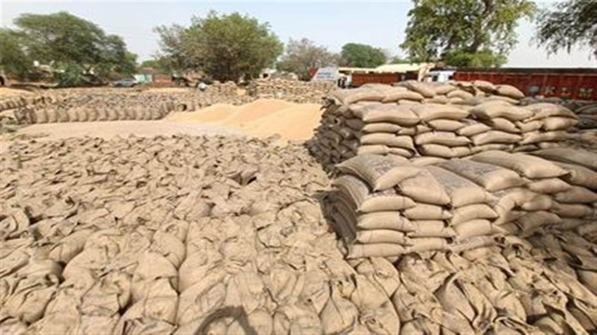 ਕੁਦਰਤੀ ਮਾਰ ਦੇ ਝੰਬੇ ਕਿਸਾਨ ਹੁਣ ਮੰਡੀਆਂ ’ਚ ਹੋ ਰਹੇ ਖੱਜਲ, ਕਣਕ ਦੇ ਲੱਗਣ ਲੱਗੇ ਢੇਰ