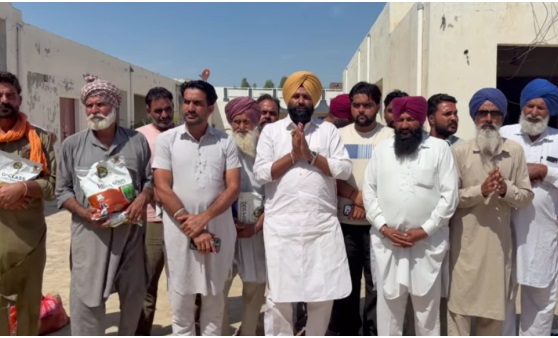 ਕੁਦਰਤੀ ਆਫ਼ਤ ਦੀ ਮਾਰ ਹੇਠ ਆਏ ਕਿਸਾਨਾਂ ਲਈ ਮਸੀਹਾ ਬਣੇ ਦਾਨੀ ਸੱਜਣ, ਕਿਸੇ ਨੇ ਛੱਡਿਆ ਲੱਖਾਂ ਦਾ ਠੇਕਾ ਤੇ ਕਿਸੇ ਨੇ ਵੰਡੀ ਕਣਕ ਤੇ ਬੀਜ