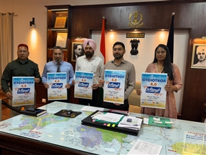 ਨਸ਼ਿਆਂ ਖ਼ਿਲਾਫ਼ 'ਜੰਗ' ਤੇ ਸਿਹਤ ਲਈ 'ਸੰਗ': ਡਿਪਟੀ ਕਮਿਸ਼ਨਰ ਵੱਲੋਂ 'ਸਾਈਕਲੋਥਾਨ 4.0' ਦਾ ਪੋਸਟਰ ਜਾਰੀ; ਨੌਜਵਾਨਾਂ ਨੂੰ ਵੱਧ-ਚੜ੍ਹ ਕੇ ਹਿੱਸਾ ਲੈਣ ਦਾ ਸੱਦਾ