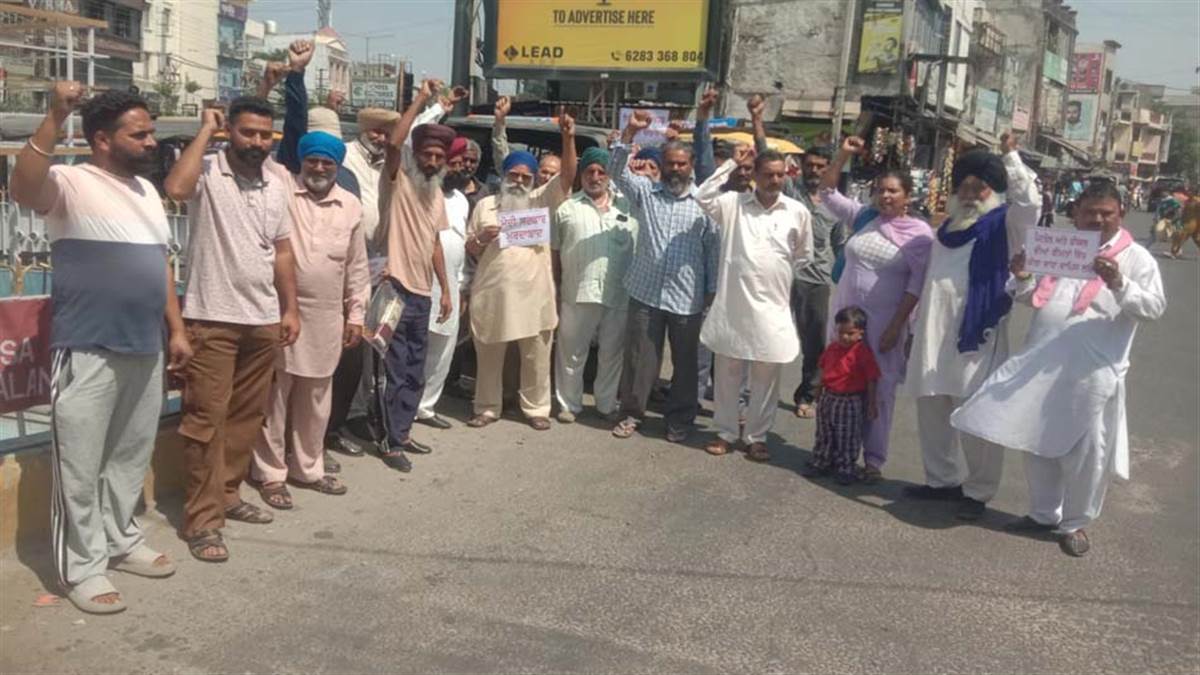 ਪੈਟਰੋਲ ਤੇ ਡੀਜ਼ਲ ਦੇ ਵਧੇ ਰੇਟਾਂ ਖ਼ਿਲਾਫ਼ ਆਟੋ ਵਰਕਰਾਂ ਨੇ ਕੀਤਾ ਮੁਜ਼ਾਹਰਾ