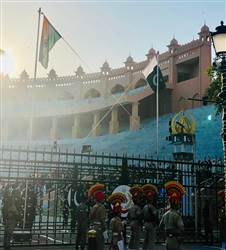ਝੰਡਾ ਉਤਾਰਨ ਰਸਮ ਮੌਕੇ ਬੰਦ ਰਹਿੰਦੇ ਹਨ ਭਾਰਤ-ਪਾਕਿ ਦੇ ਗੇਟ