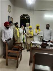 ਡਰੇਨਾਂ ਦੀ ਸਫ਼ਾਈ ਲਈ ਕਾਰਜਕਾਰੀ ਇੰਜੀ. ਨੂੰ ਮੰਗ-ਪੱਤਰ ਸੌਂਪਿਆ