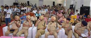 ਔਰਤਾਂ ਦੀਆਂ ਸ਼ਿਕਾਇਤਾਂ ਨੂੰ ਸੰਵੇਦਨਸ਼ੀਲਤਾ ਨਾਲ ਸੁਣਿਆ ਜਾਵੇ : ਵਿਜਯਾ ਰਹਾਟਕਾਰ