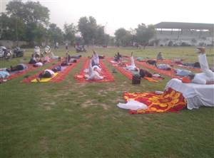 ਪੱਟੀ ਸਟੇਡੀਅਮ ’ਚ ਲਾਏ ਯੋਗ ਕੈਂਪ ਦਾ ਇਲਾਕਾ ਨਿਵਾਸੀ ਲੈ ਰਹੇ ਭਰਪੂਰ ਲਾਭ