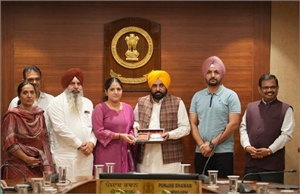 ਸਿੱਖਿਆ ਖੇਤਰ ਦੀ ਮਜ਼ਬੂਤੀ ਲਈ ਕੀਤੇ ਜਾ ਰਹੇ ਠੋਸ ਯਤਨ, ਮੁੱਖ ਮੰਤਰੀ ਨੇ ਯੂਪੀਐੱਸਸੀ ਪ੍ਰੀਖਿਆ ਪਾਸ ਕਰਨ ਵਾਲਿਆਂ ਦਾ ਕੀਤਾ ਸਨਮਾਨ