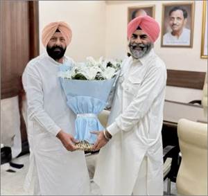 ਪੰਜਾਬ ਭਾਜਪਾ ਦੇ ਬੁਲਾਰੇ ਯਾਦਵਿੰਦਰ ਸਿੰਘ ਬੁੱਟਰ ਨੇ ਨਵ ਨਿਯੁਕਤ ਸੂਬਾ ਪ੍ਰਧਾਨ ਕੇਵਲ ਸਿੰਘ ਢਿੱਲੋਂ ਨਾਲ ਕੀਤੀ ਮੁਲਾਕਾਤ